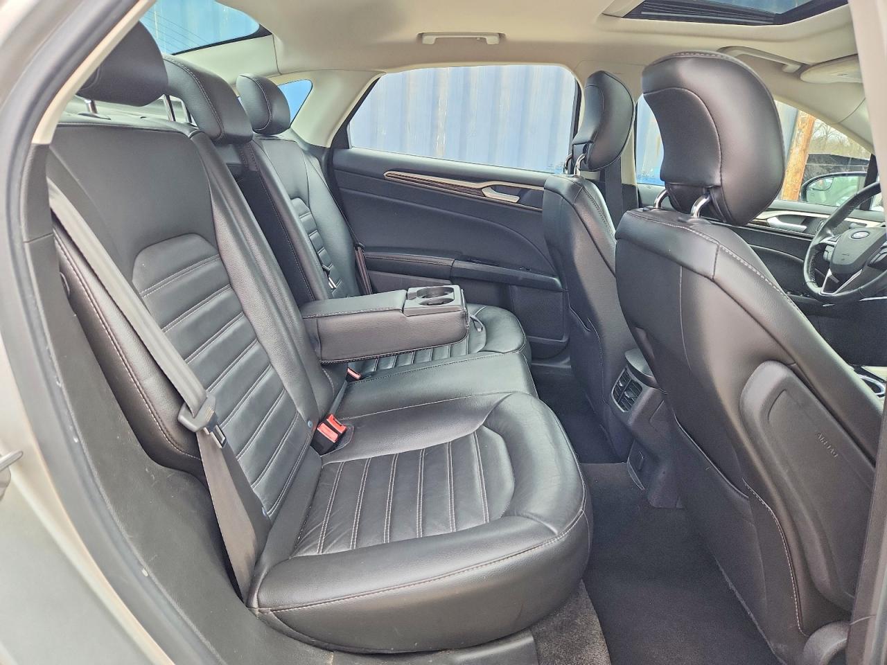 2014 FORD FUSION SE photo 28
