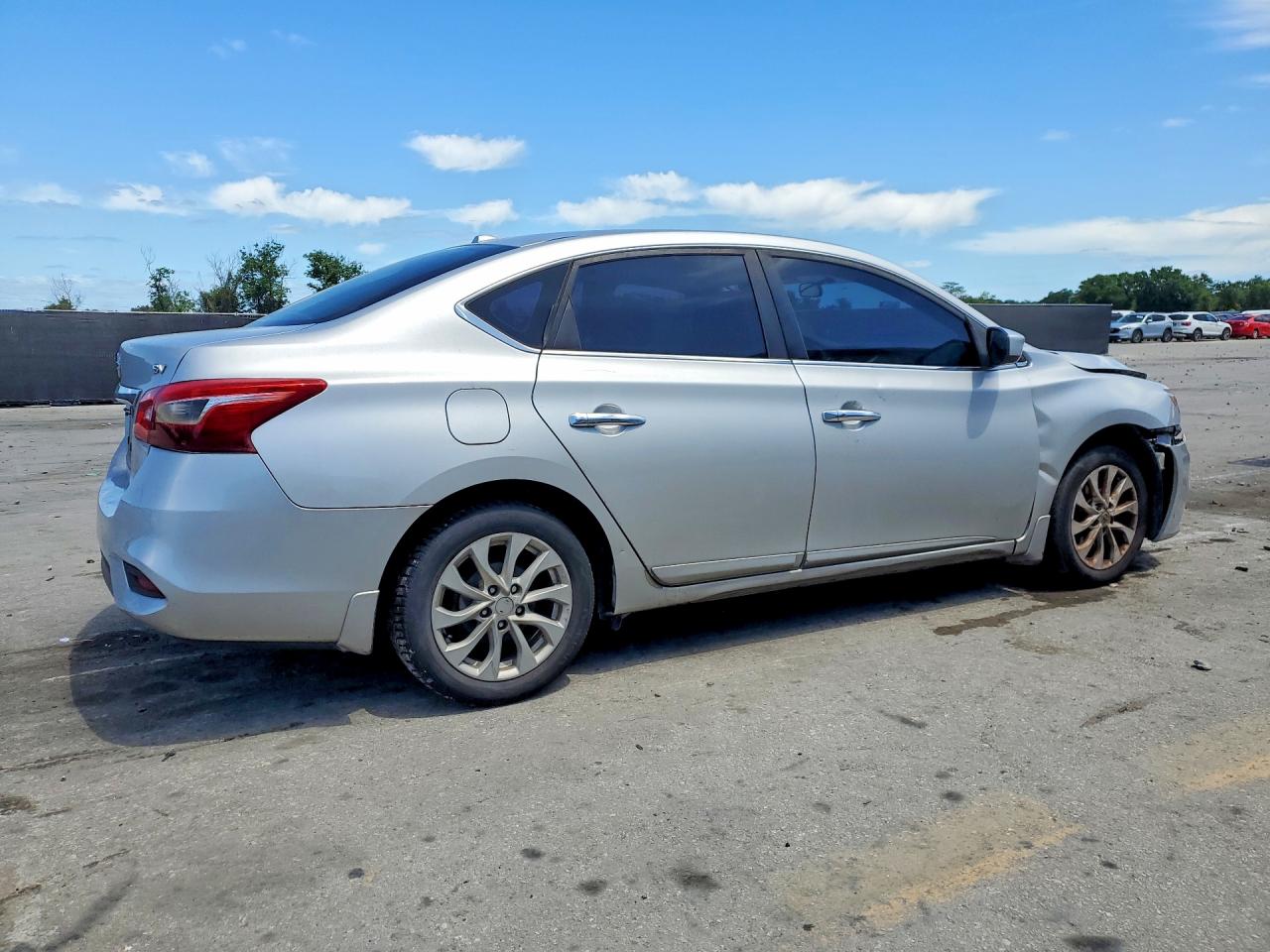 2018 NISSAN SENTRA SV photo 5