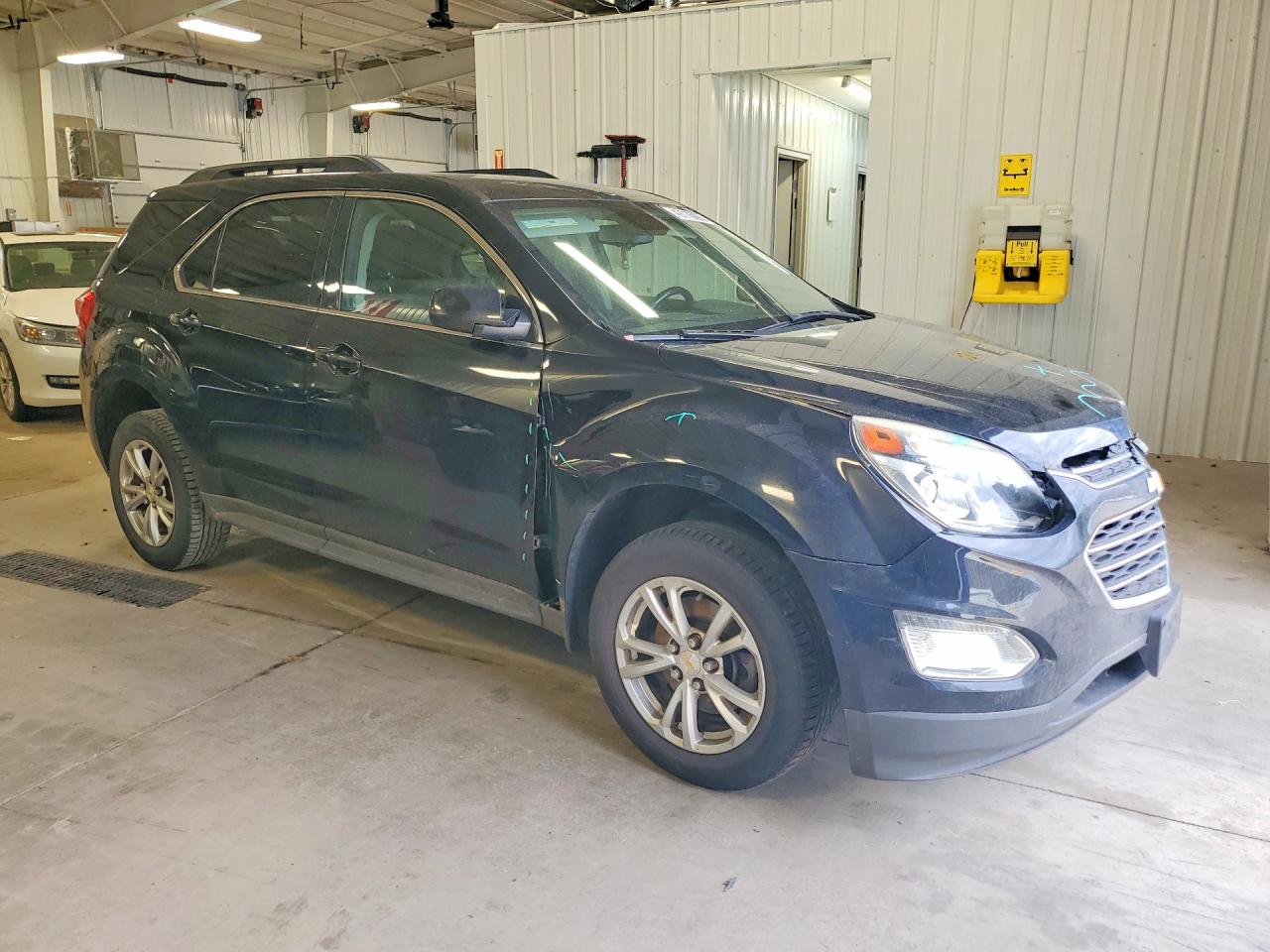 2016 CHEVROLET EQUINOX LT photo 4