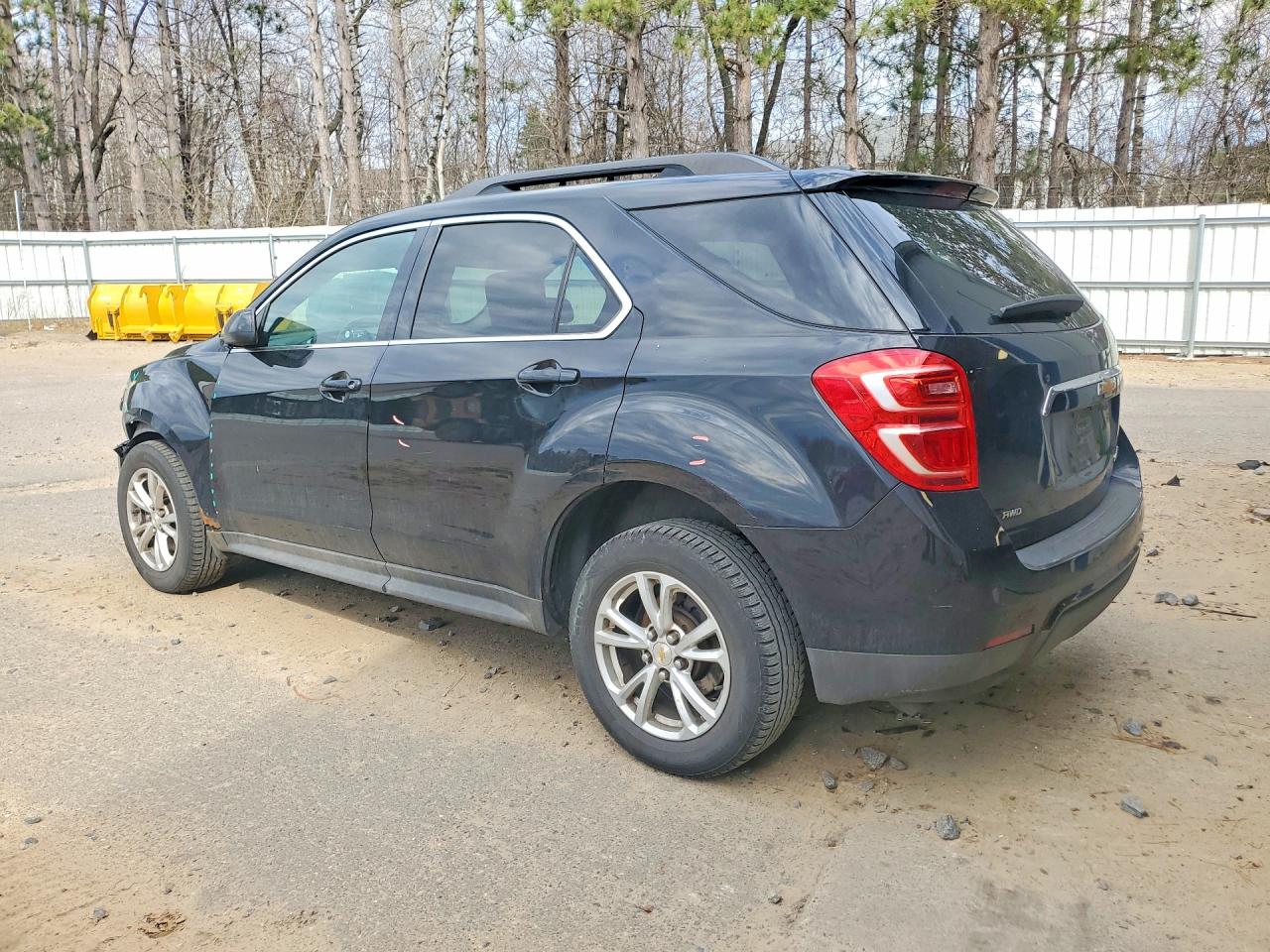 2016 CHEVROLET EQUINOX LT photo 2