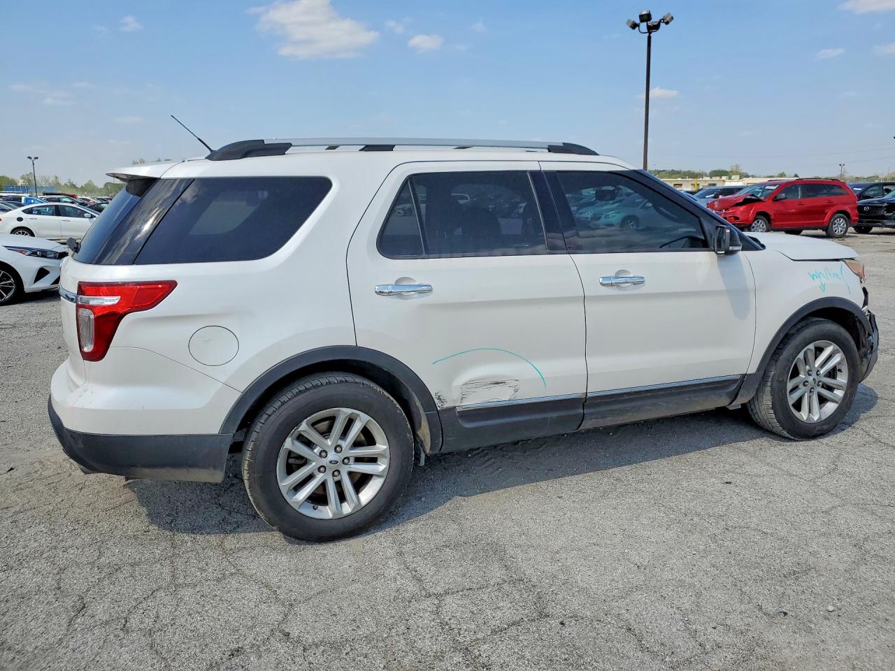 2015 FORD EXPLORER XLT photo 5