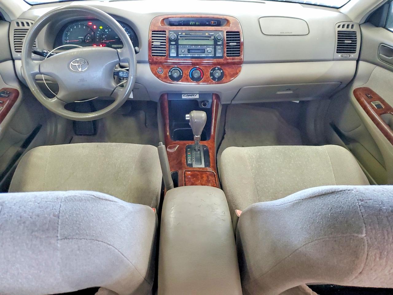2004 TOYOTA CAMRY LE photo 22
