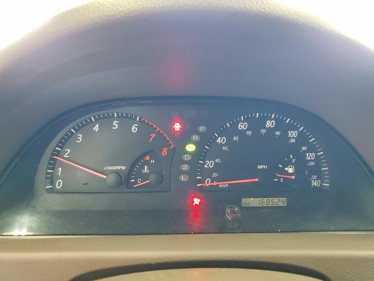 2004 TOYOTA CAMRY LE photo 25