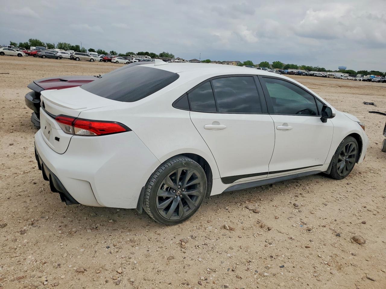 2023 TOYOTA COROLLA SE photo 3
