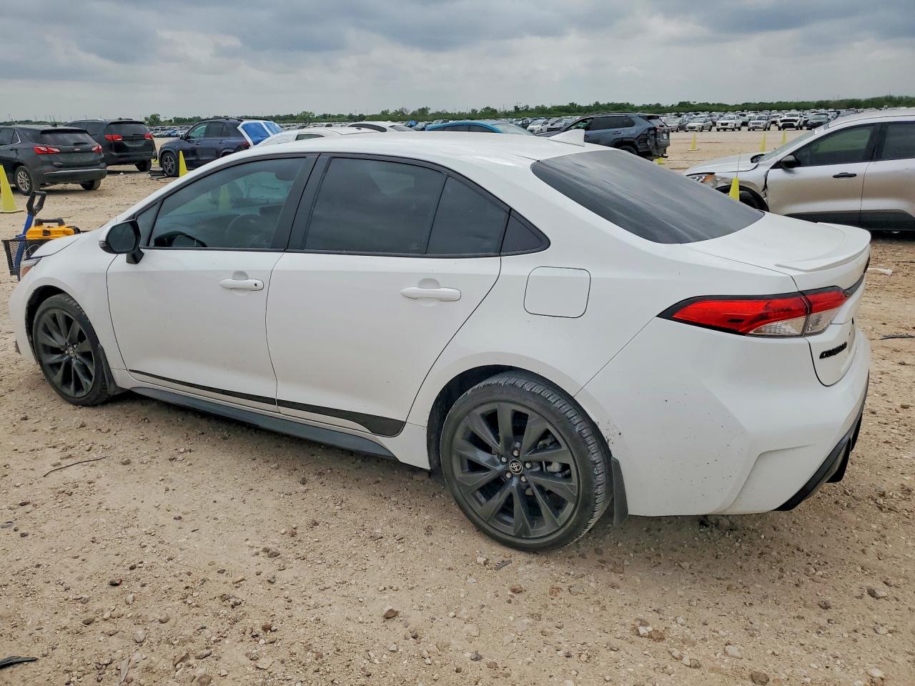 2023 TOYOTA COROLLA SE photo 2
