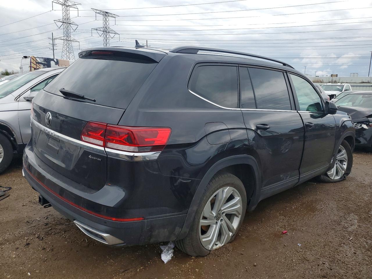 2023 VOLKSWAGEN ATLAS SE photo 3