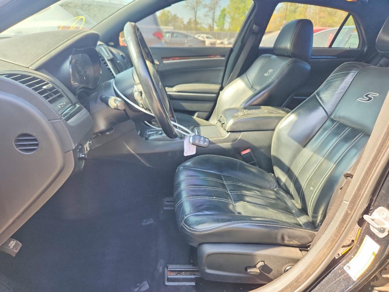 2019 CHRYSLER 300 S photo 13