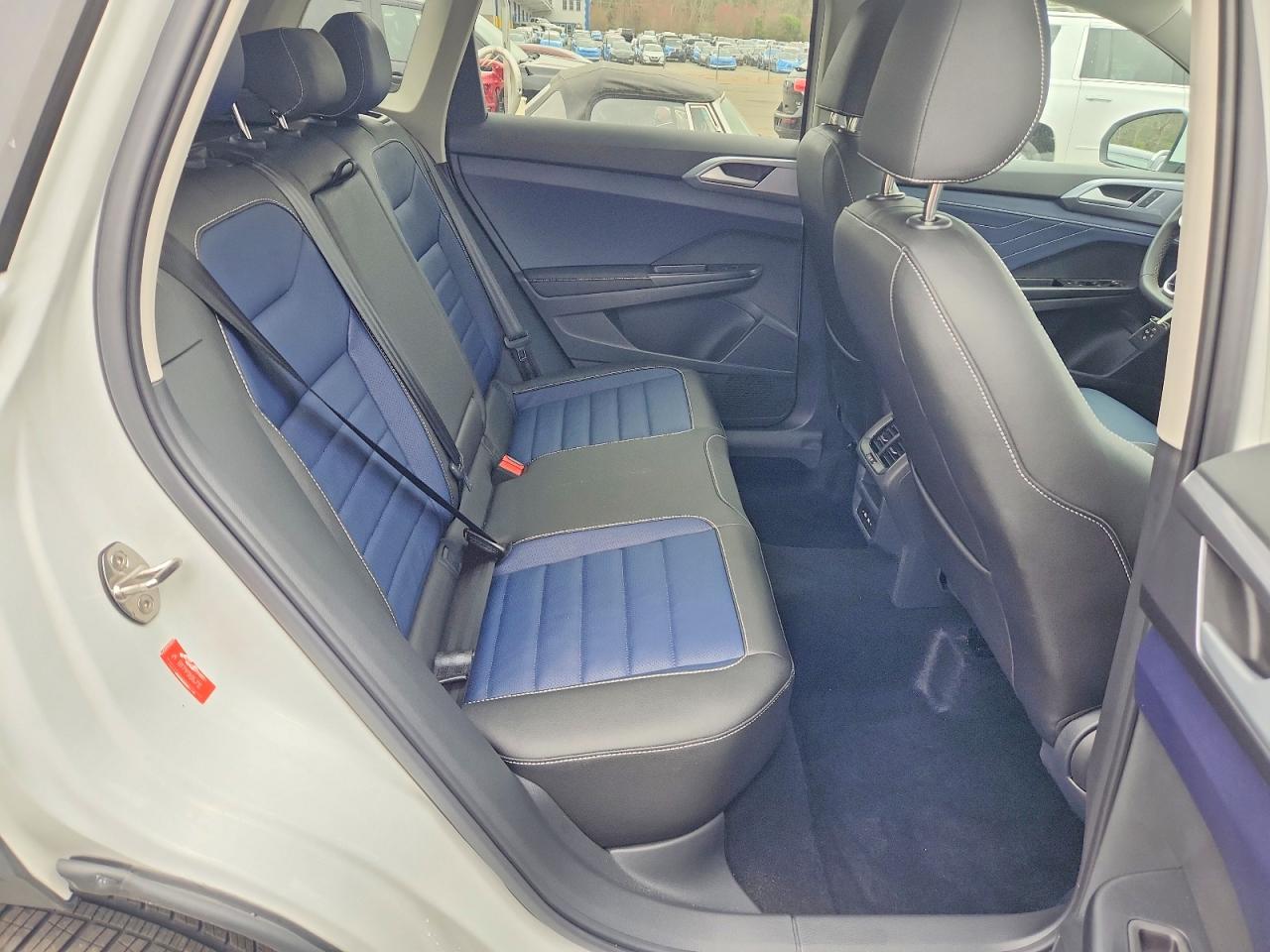 2026 VOLKSWAGEN TAOS SEL photo 31