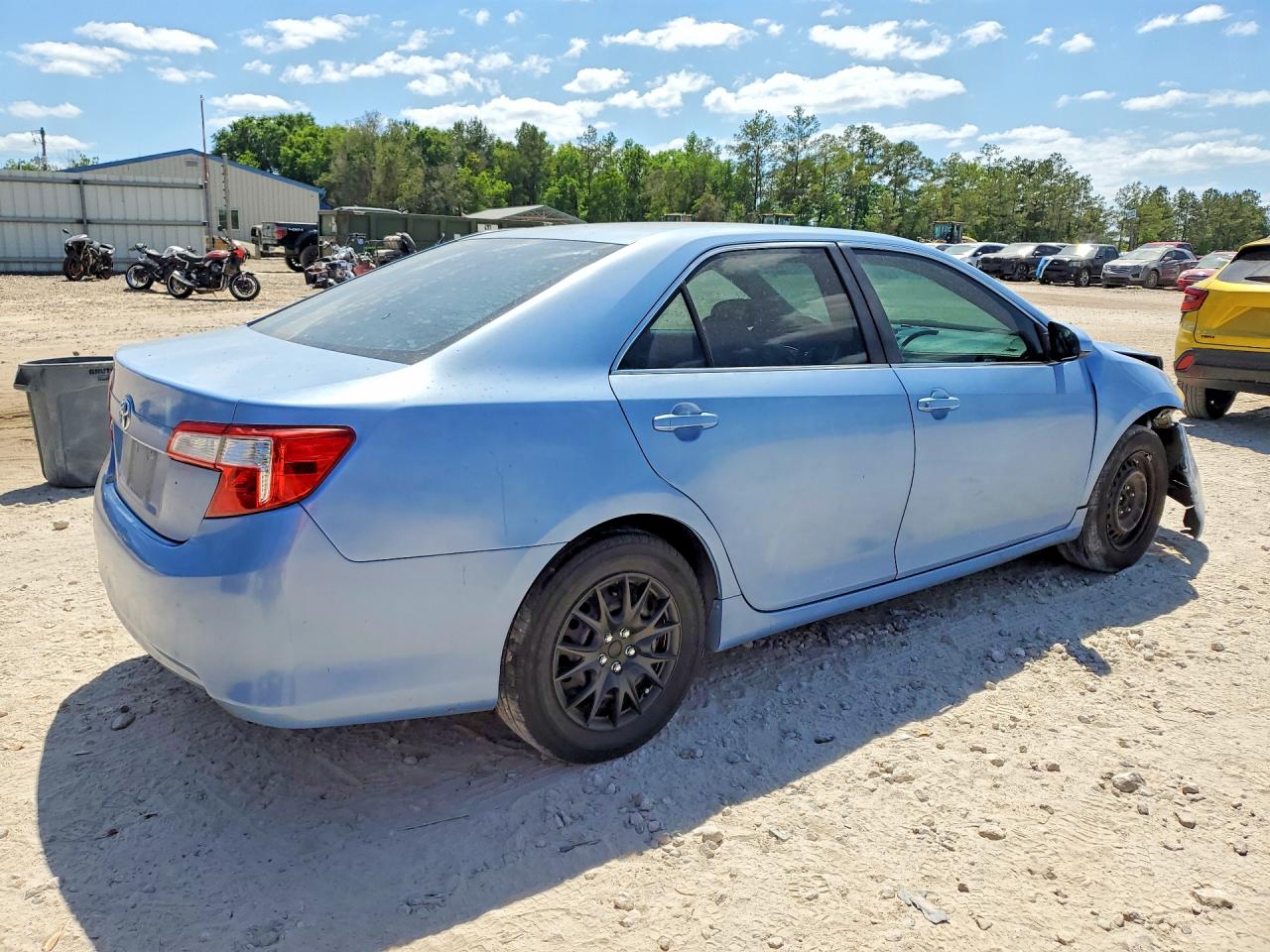 2012 TOYOTA CAMRY L photo 5