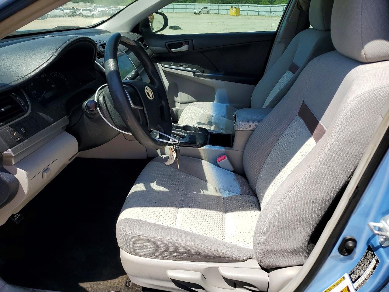 2012 TOYOTA CAMRY L photo 13