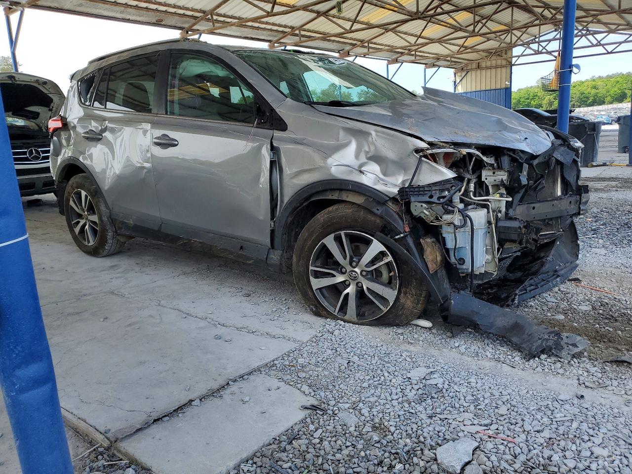 2016 TOYOTA RAV4 XLE photo 7
