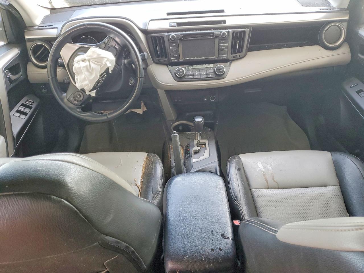2016 TOYOTA RAV4 XLE photo 15