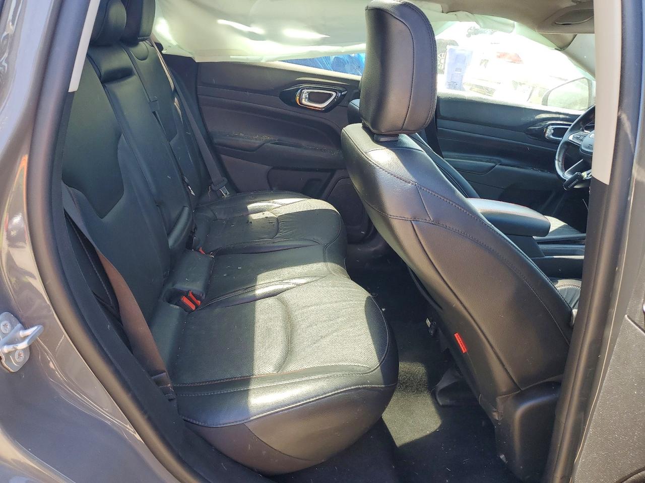2022 JEEP COMPASS TRAILHAWK photo 31