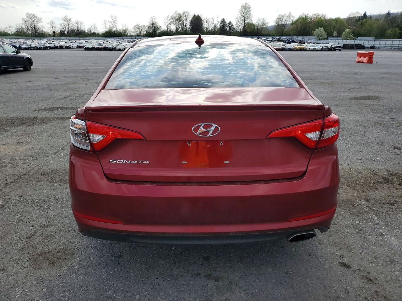 2015 HYUNDAI SONATA SE photo 11