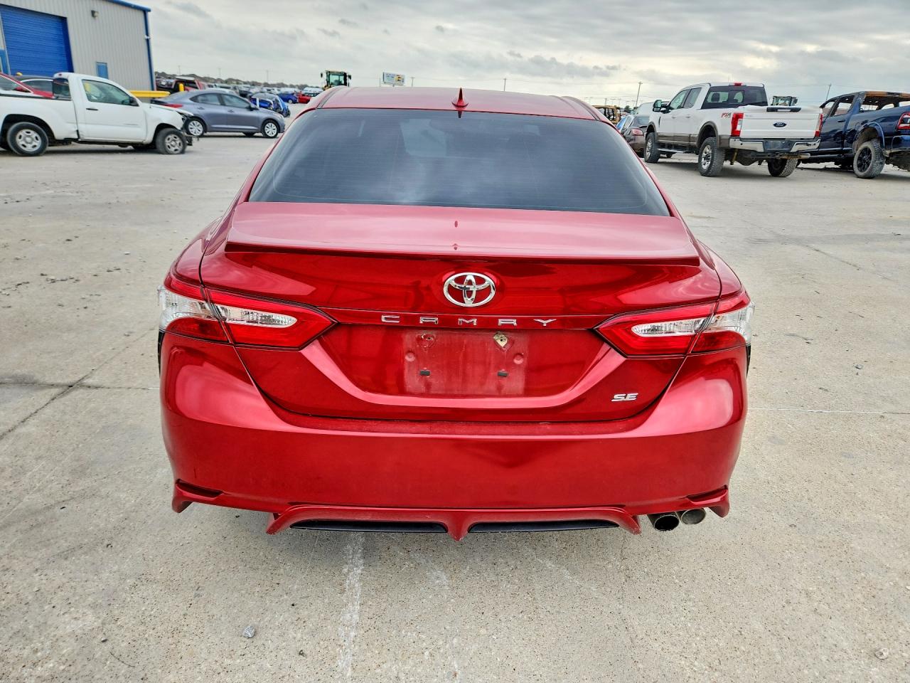 2020 TOYOTA CAMRY SE photo 11