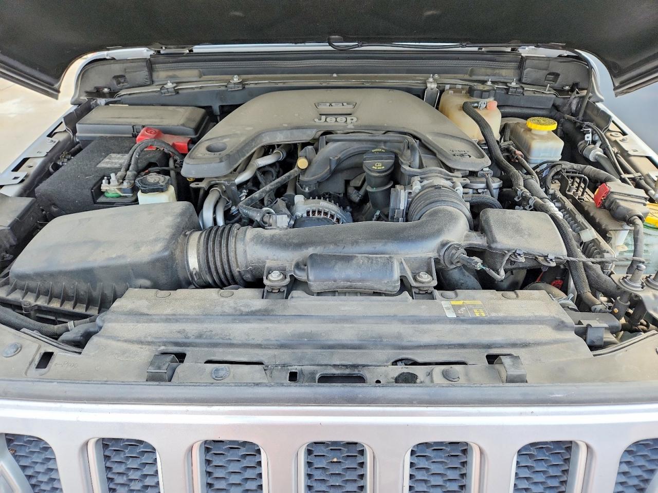 2018 JEEP WRANGLER UNLIMITED SAHARA photo 21