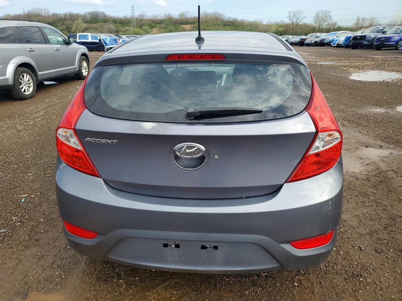 2017 HYUNDAI ACCENT SE photo 6