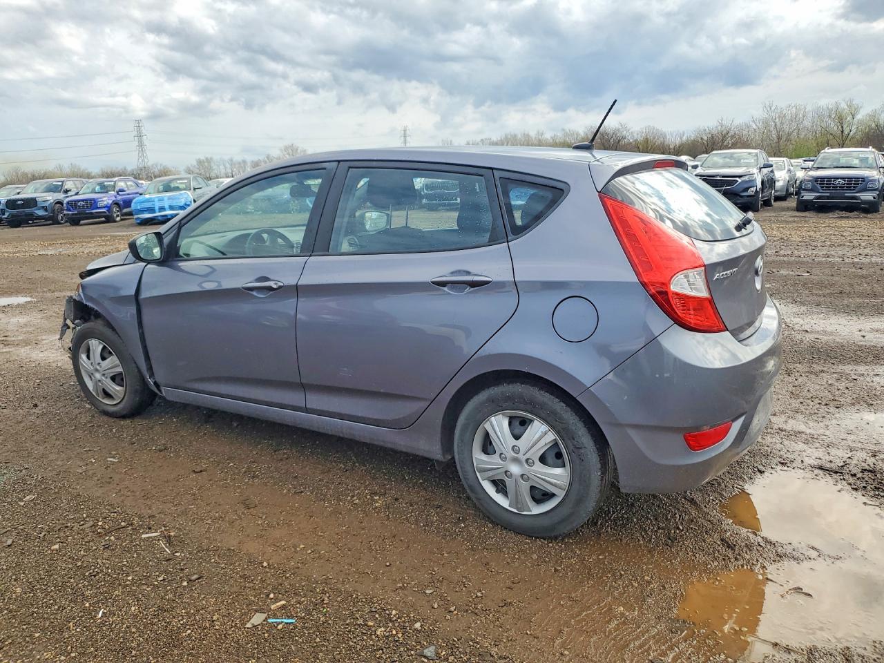 2017 HYUNDAI ACCENT SE photo 2