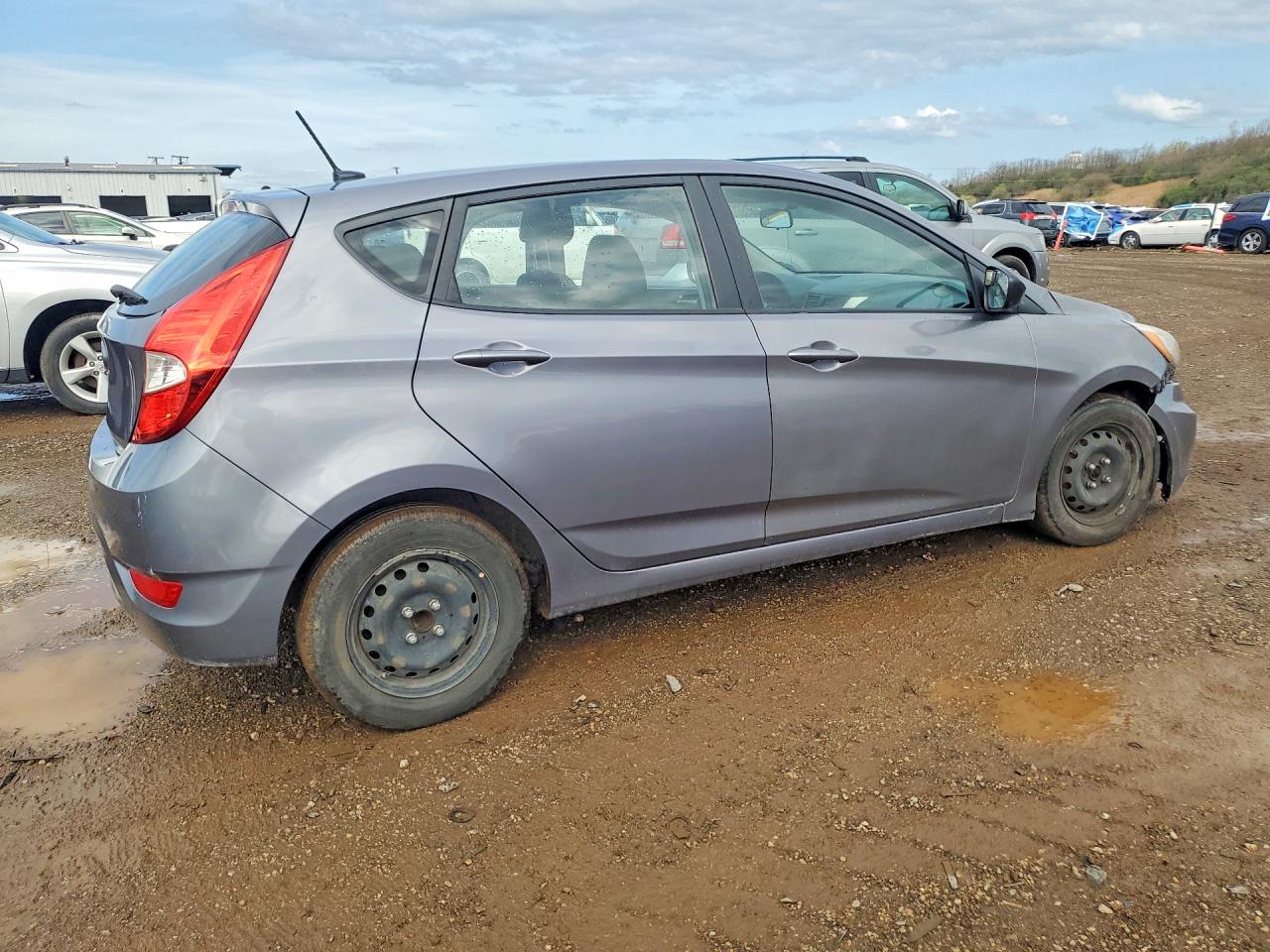 2017 HYUNDAI ACCENT SE photo 3
