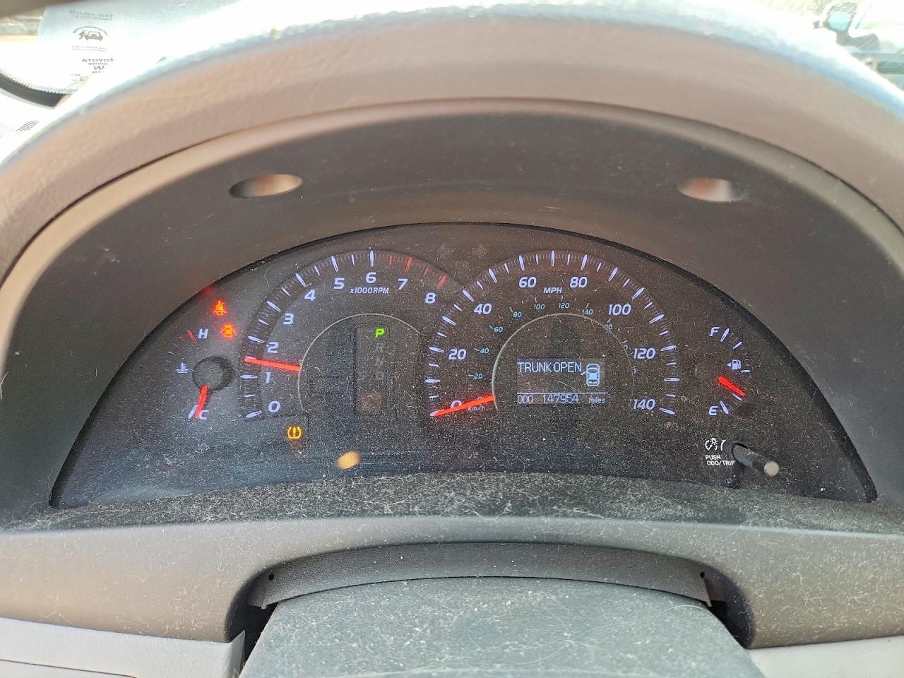 2010 TOYOTA CAMRY XLE photo 25