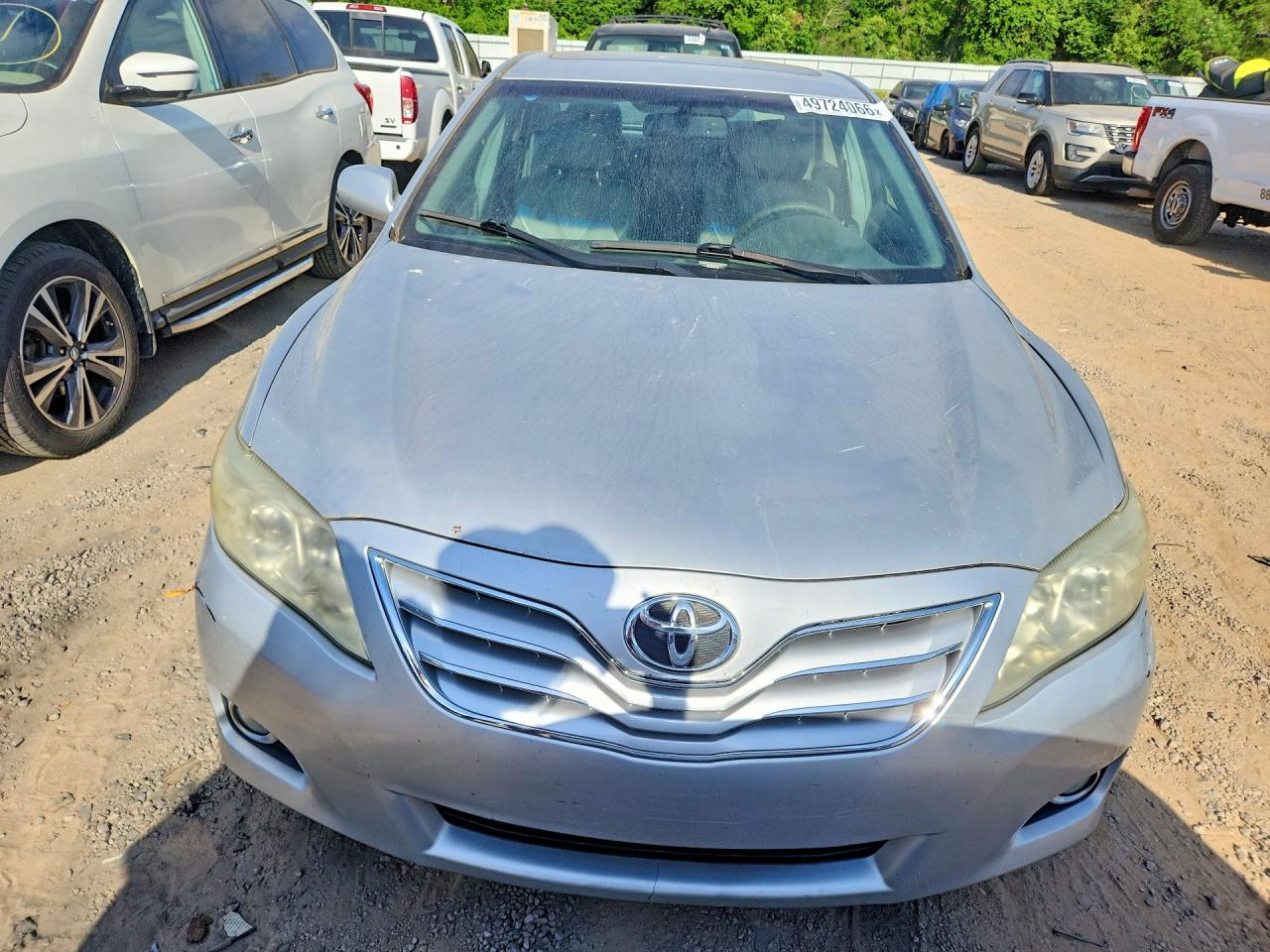 2010 TOYOTA CAMRY XLE photo 13