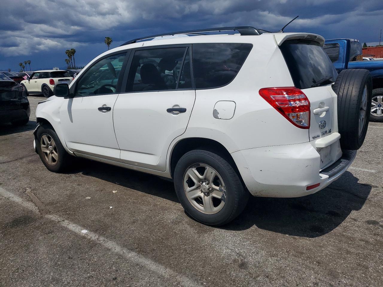 2010 TOYOTA RAV4 BASE photo 3