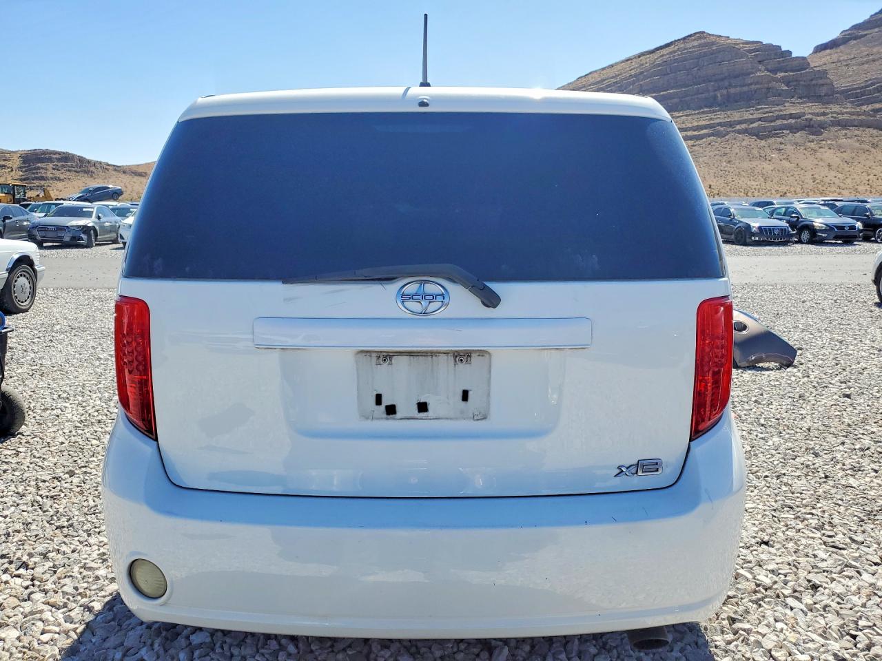 2010 TOYOTA SCION XB photo 11