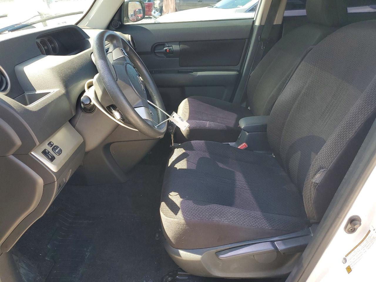 2010 TOYOTA SCION XB photo 13