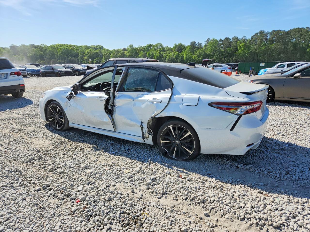 2019 TOYOTA CAMRY XSE V6 photo 4