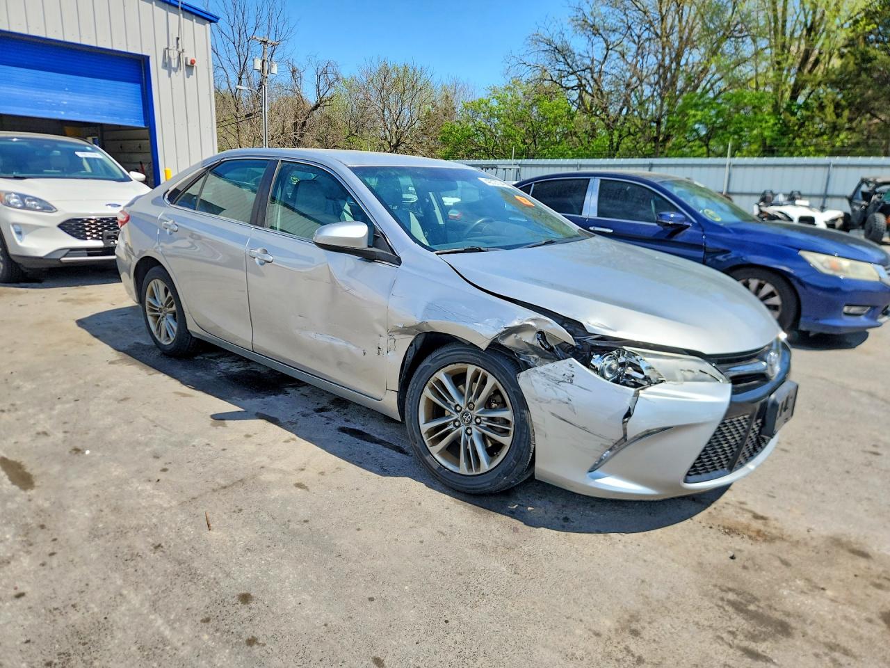 2017 TOYOTA CAMRY SE photo 7