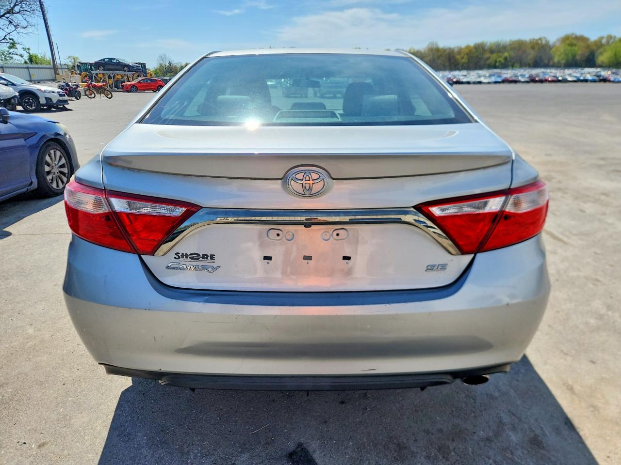 2017 TOYOTA CAMRY SE photo 11