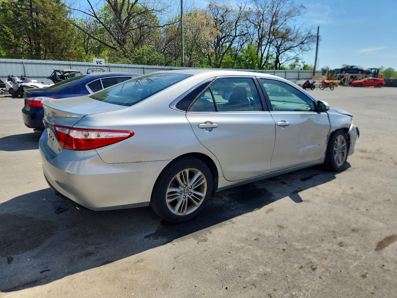 2017 TOYOTA CAMRY SE photo 5