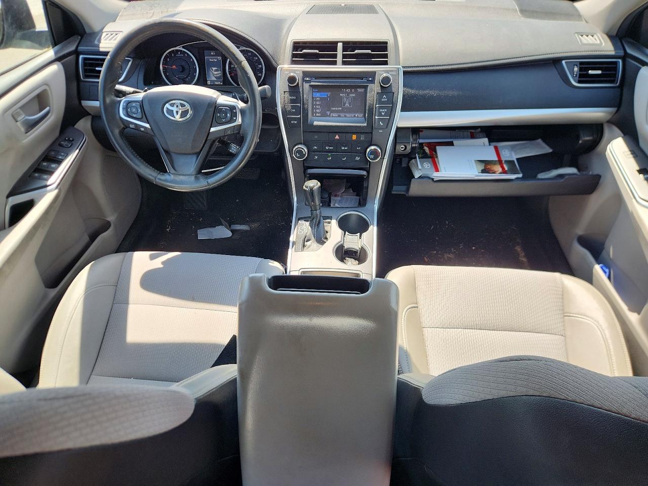2017 TOYOTA CAMRY SE photo 15