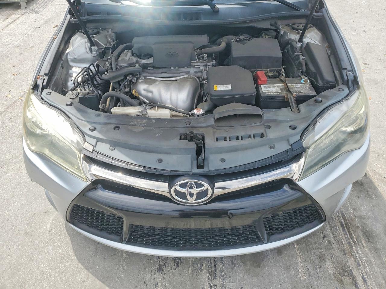 2016 TOYOTA CAMRY SE photo 21