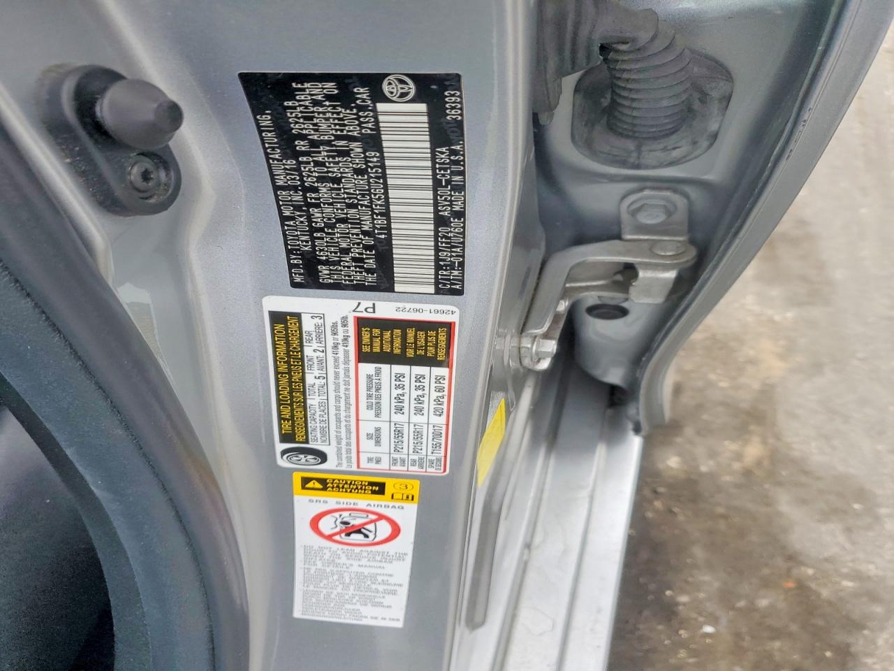 2016 TOYOTA CAMRY SE photo 25