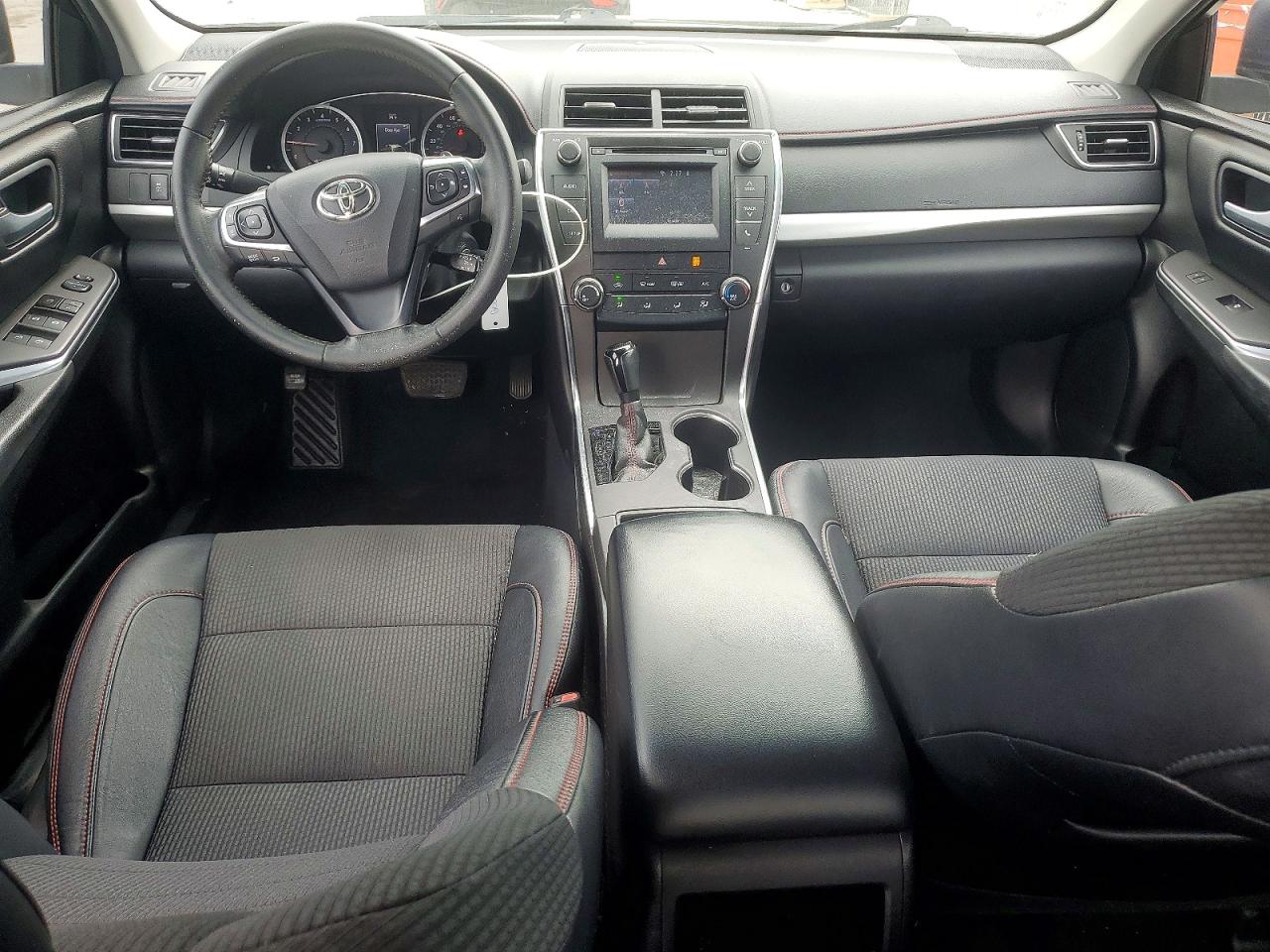 2016 TOYOTA CAMRY SE photo 15