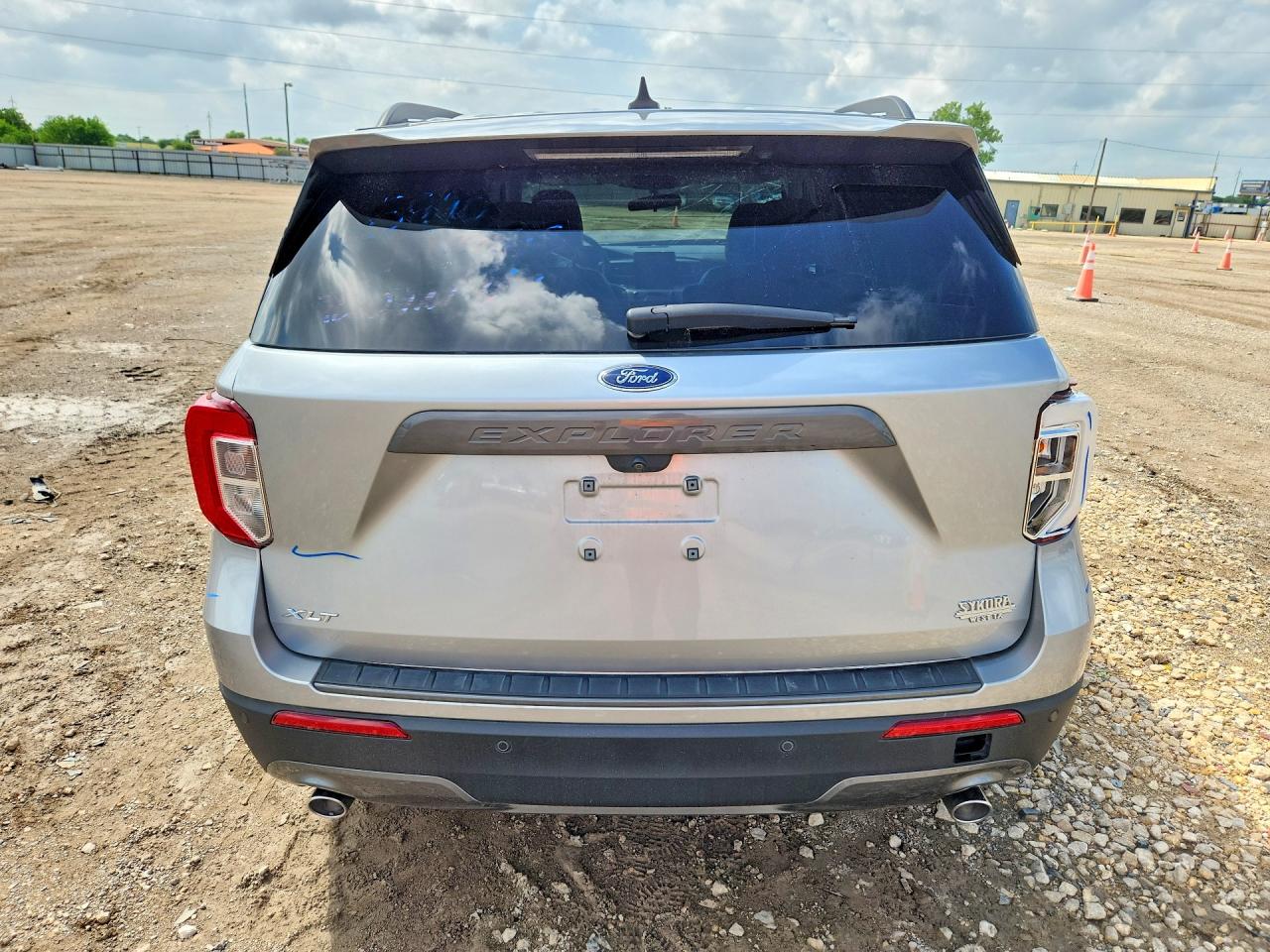 2023 FORD EXPLORER XLT photo 16