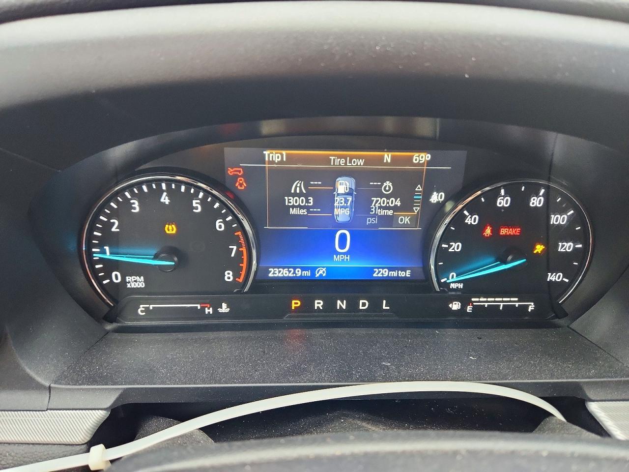 2023 FORD EXPLORER XLT photo 25