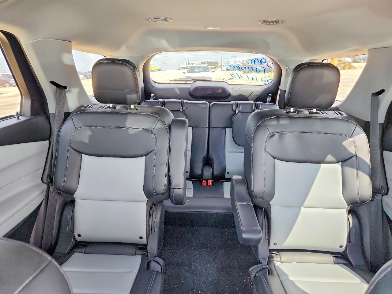 2023 FORD EXPLORER XLT photo 28