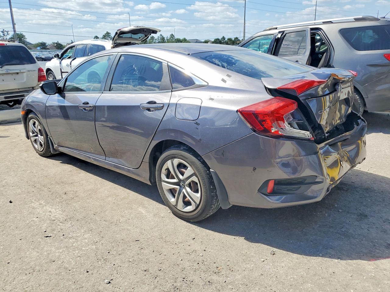 2017 HONDA CIVIC LX photo 4