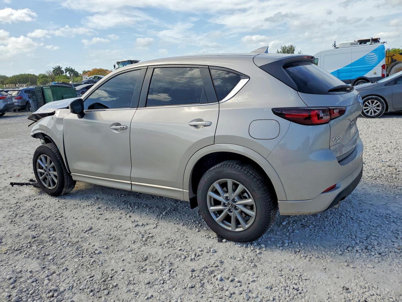 2025 MAZDA CX-5 SELECT photo 4