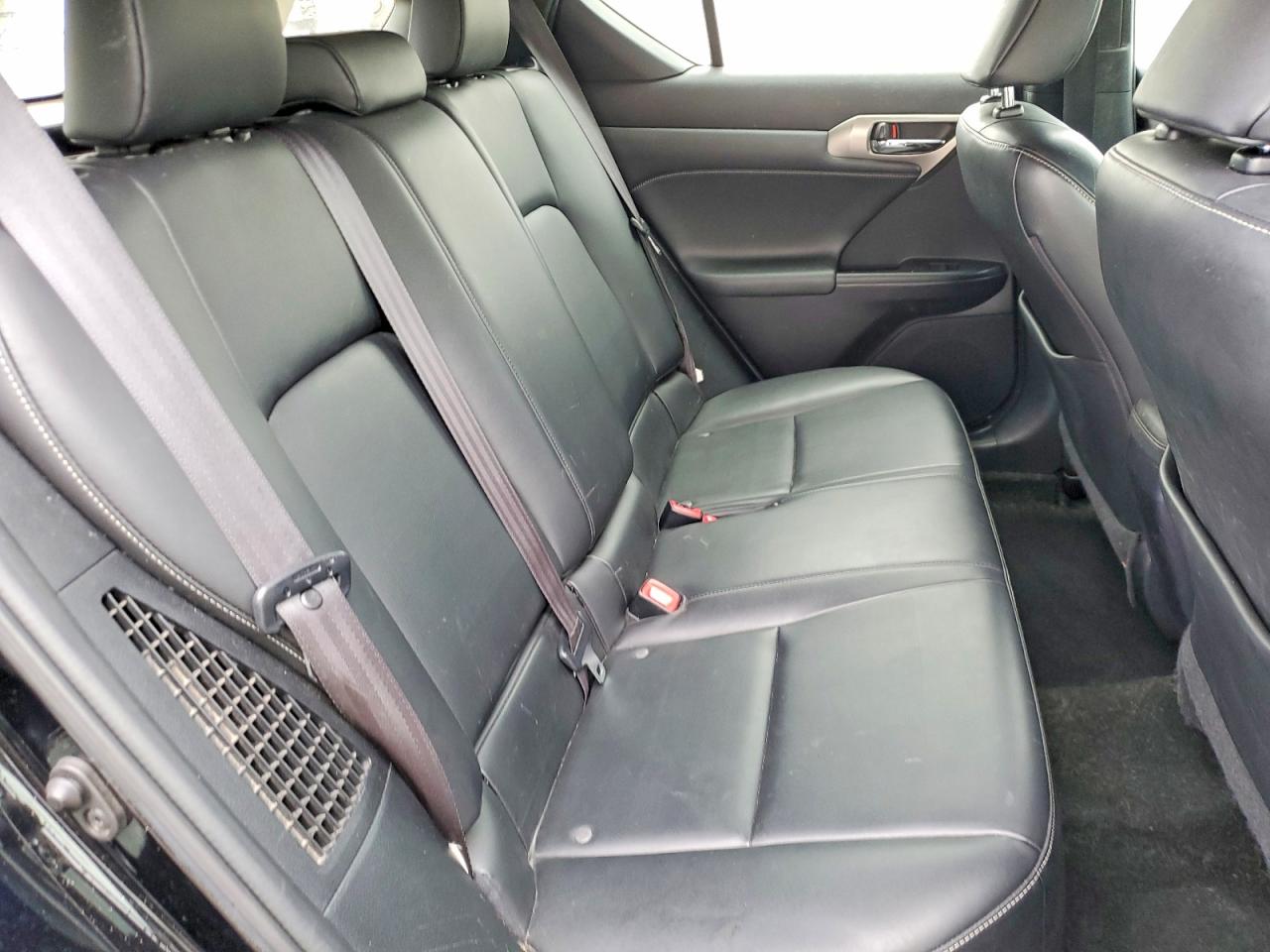 2014 LEXUS CT 200 photo 19