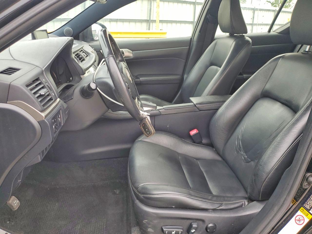 2014 LEXUS CT 200 photo 13