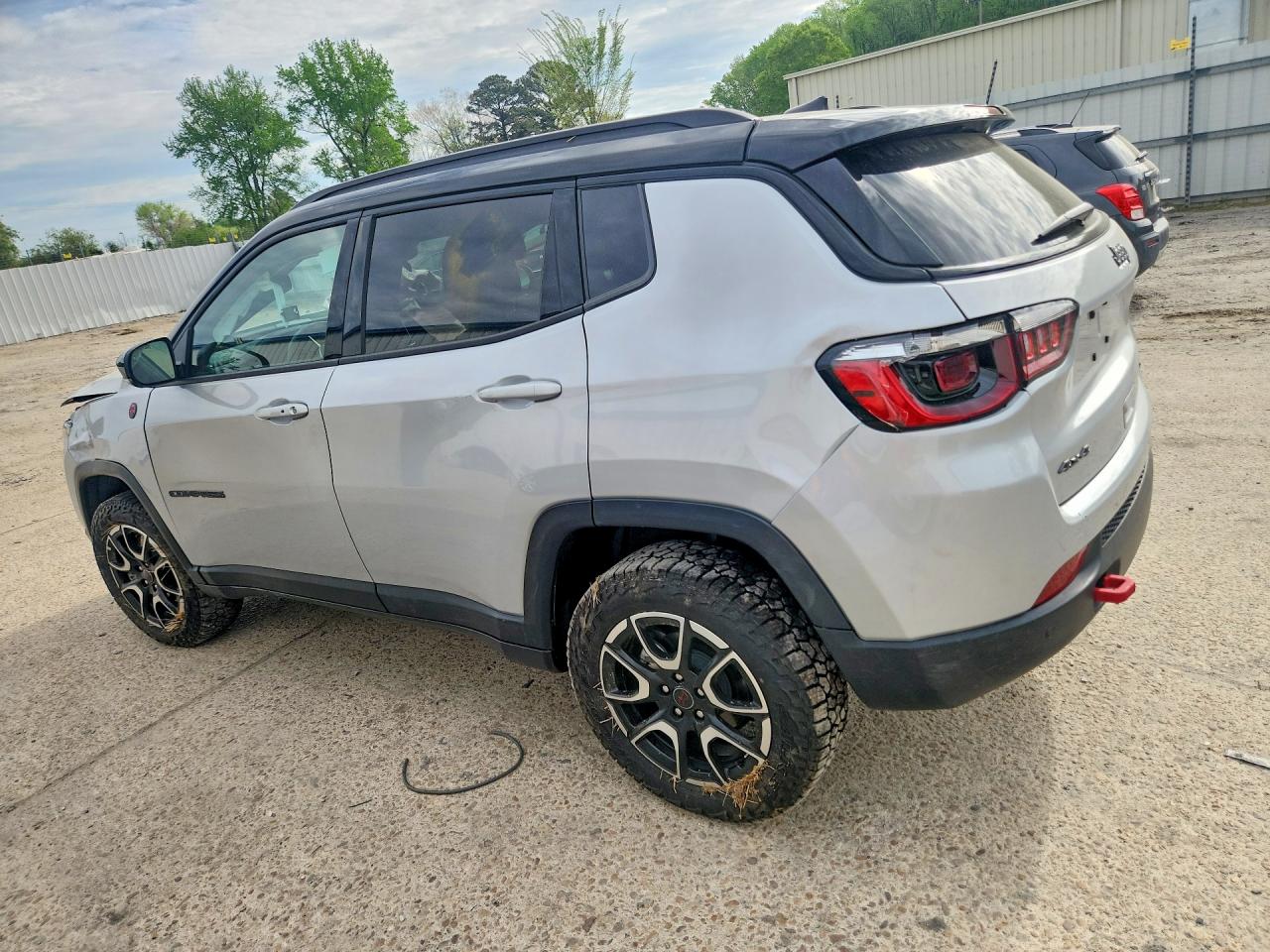 2025 JEEP COMPASS TRAILHAWK photo 4