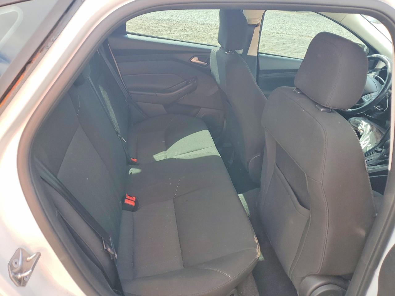 2017 FORD FOCUS SEL photo 19