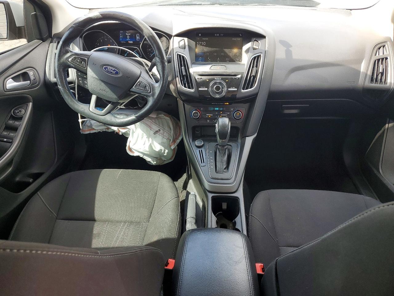 2017 FORD FOCUS SEL photo 15