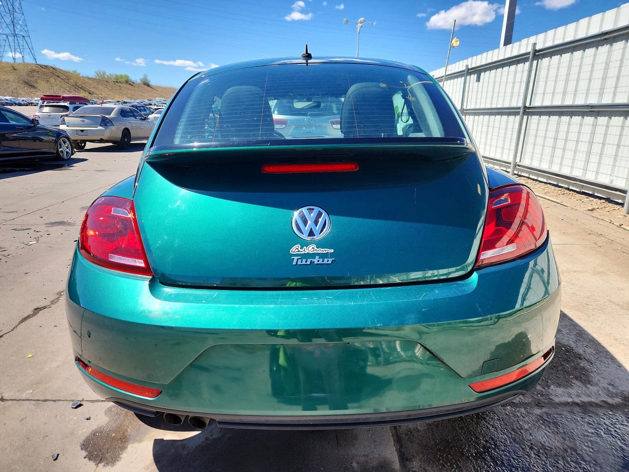 2017 VOLKSWAGEN BEETLE 1.8T photo 11
