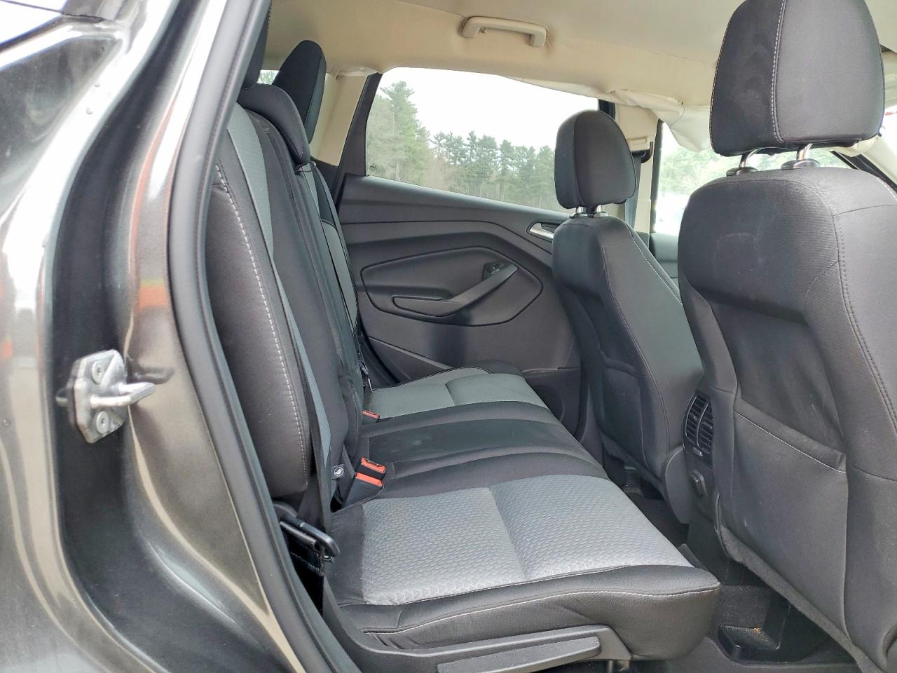 2017 FORD ESCAPE SE photo 31