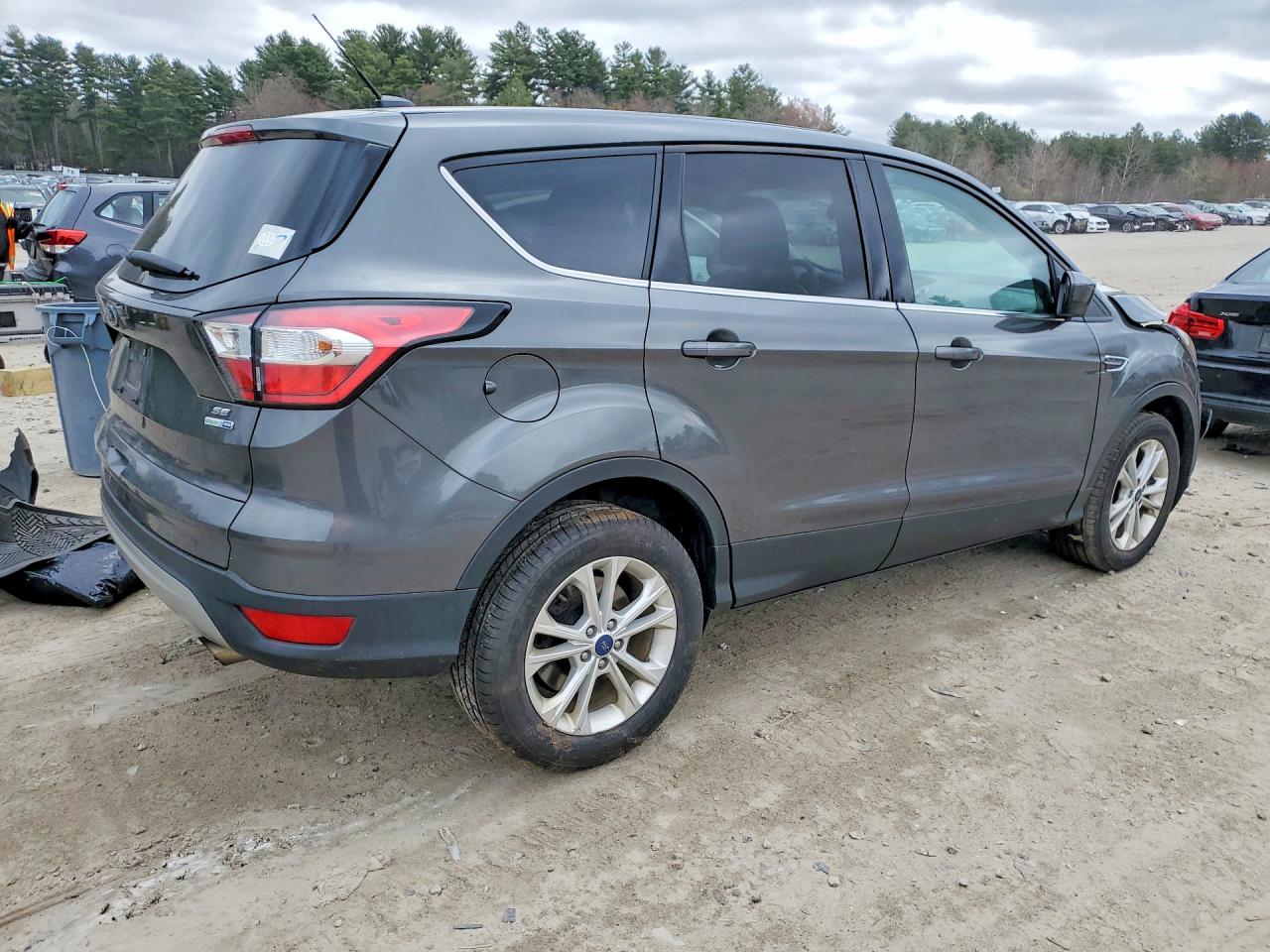 2017 FORD ESCAPE SE photo 7