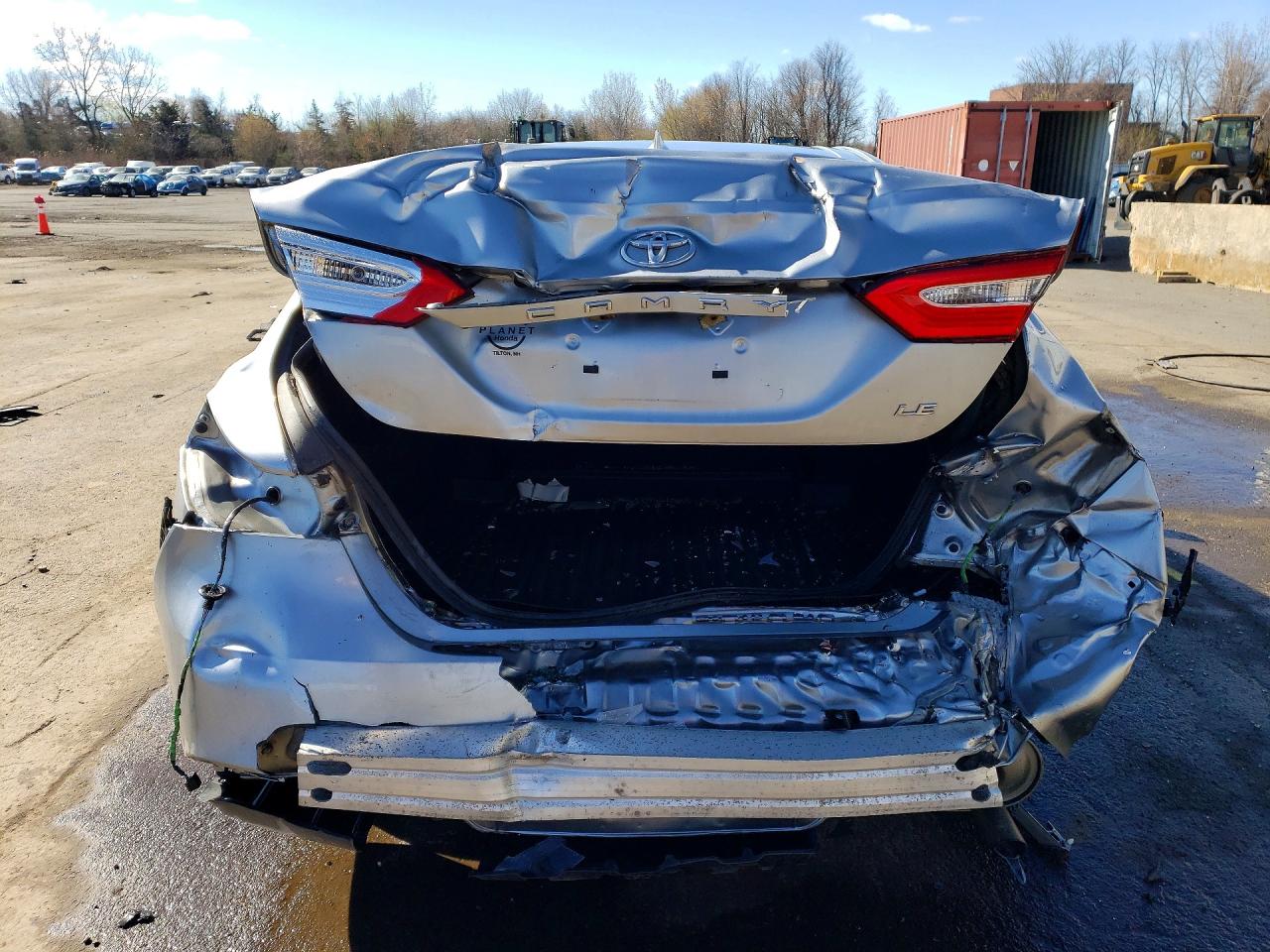 2019 TOYOTA CAMRY LE photo 16